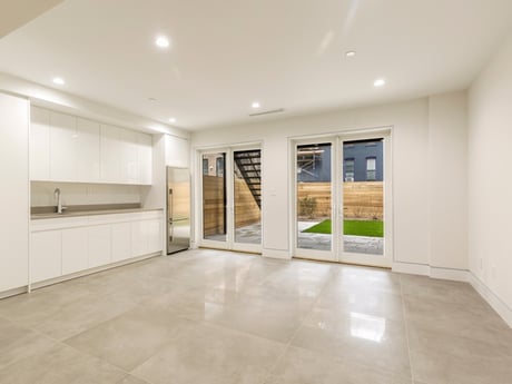 garden level wet bar