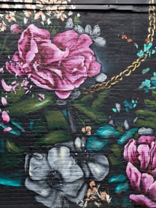 Nate Frizell's Untitled Jersey City Mural with Boquets and Gold Chains