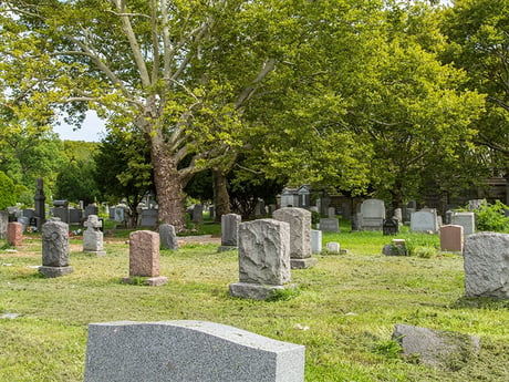 ny bay cemetary