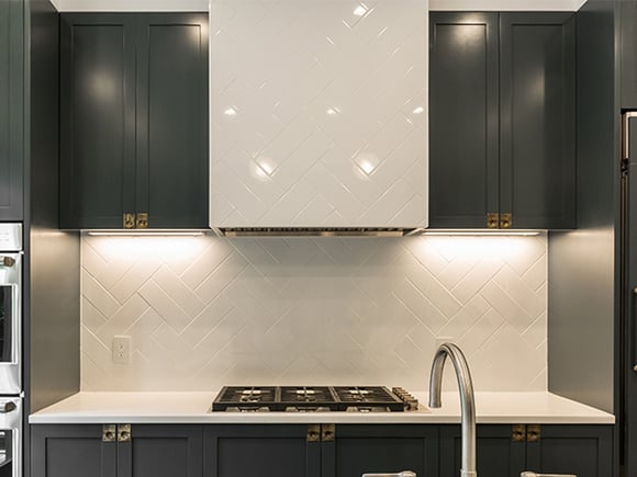 206 8th Street Kichen Range Hood Tile