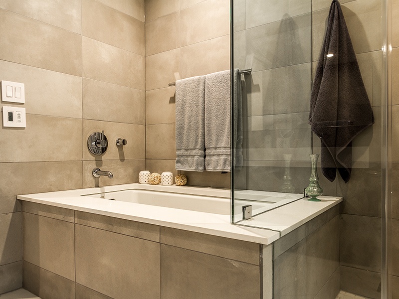 Bathtub.jpg Bathtub.jpg